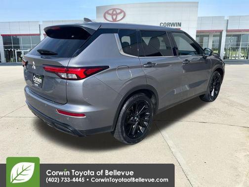 Mercury Gray Metallic 2022 Mitsubishi Outlander Black Edition S-AWC