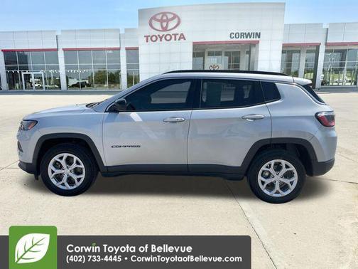 Silver Zynith Metallic Clearcoat 2024 Jeep Compass Latitude