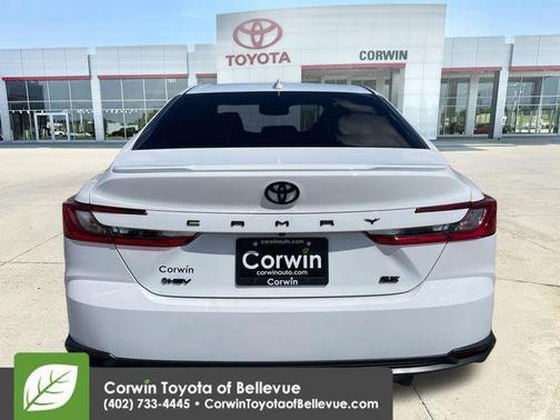 Ice Cap 2025 Toyota Camry SE