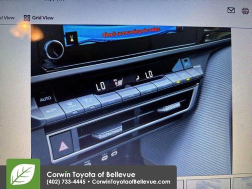 Ice Cap 2025 Toyota Camry SE