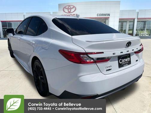 Ice Cap 2025 Toyota Camry SE