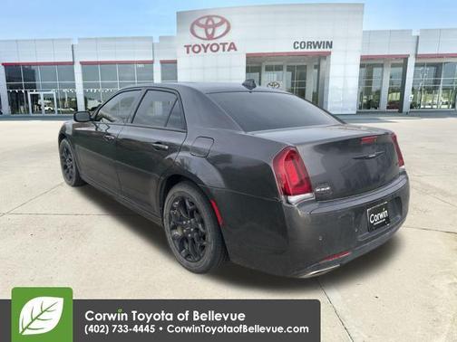 2021 Chrysler 300 Touring