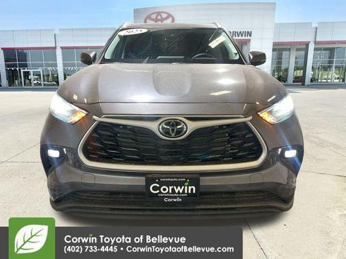2025 Toyota Highlander XLE