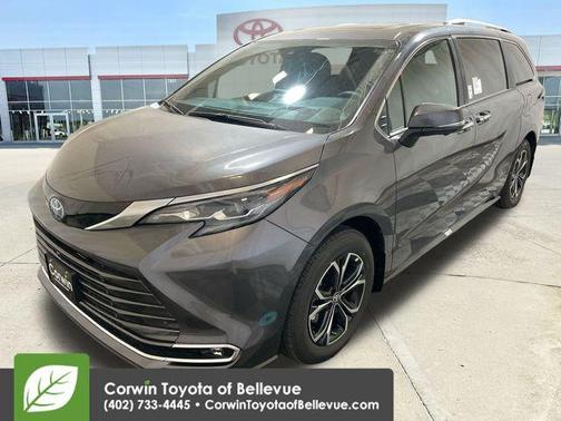 2025 Toyota Sienna Platinum