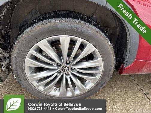 2022 Toyota Highlander Hybrid Platinum