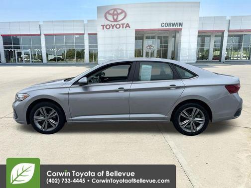 Deep Black Pearl 2024 Volkswagen Jetta 1.5T SE