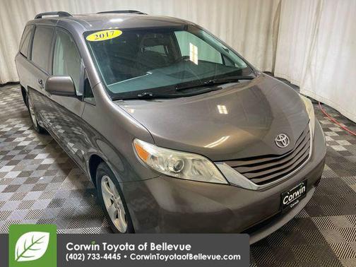 2017 Toyota Sienna LE