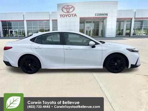 Ice 2025 Toyota Camry SE