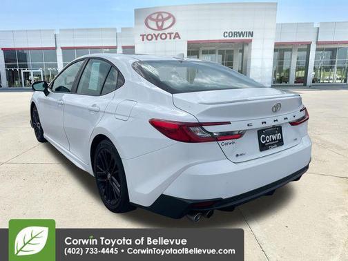 Ice 2025 Toyota Camry SE