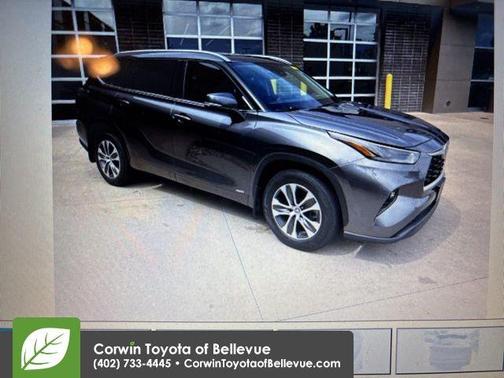2022 Toyota Highlander Hybrid XLE