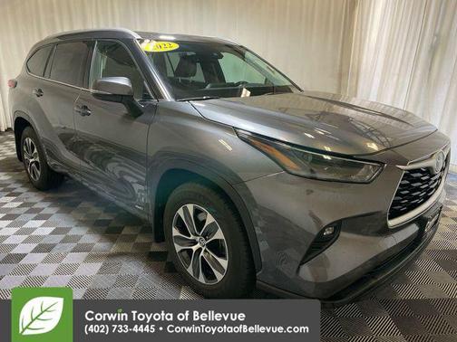 2022 Toyota Highlander Hybrid XLE