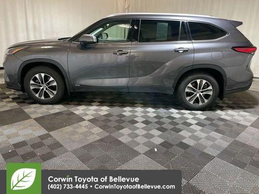 2022 Toyota Highlander Hybrid XLE