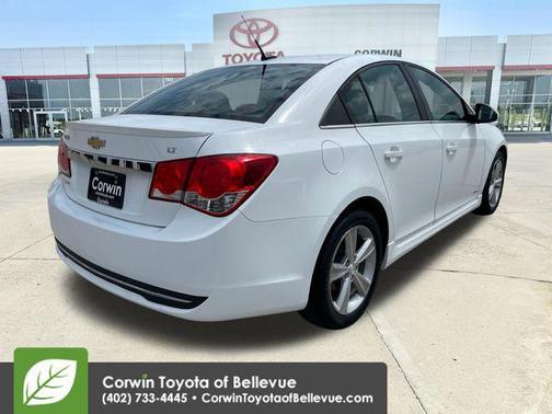 Summit White 2014 Chevrolet Cruze 2LT