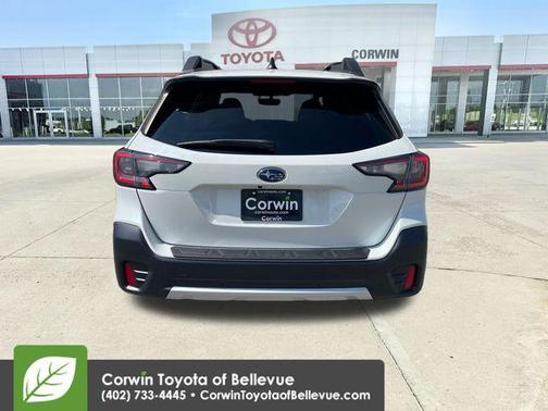 Crystal White Pearl 2021 Subaru Outback Limited