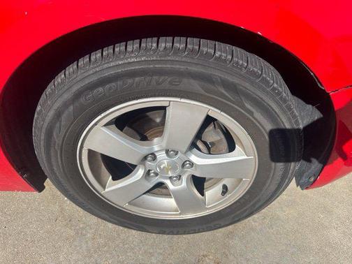 Red Hot 2016 Chevrolet Cruze Limited 1LT