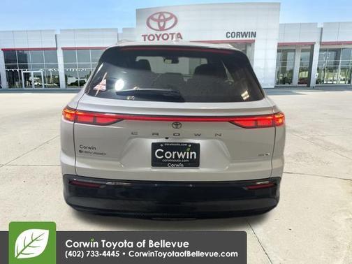 2025 Toyota Crown Signia XLE