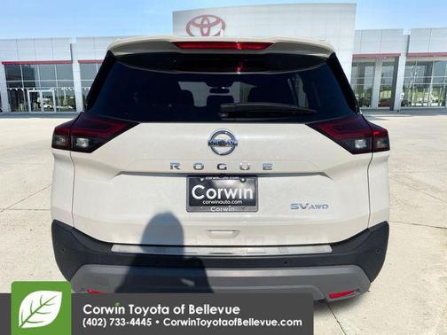 Pearl White Tricoat 2021 Nissan Rogue SV