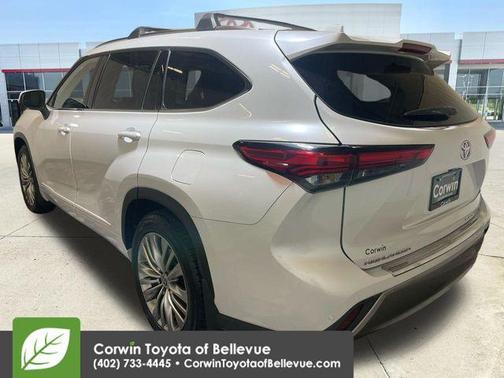2022 Toyota Highlander Platinum