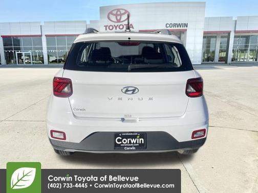 2025 Hyundai VENUE SEL