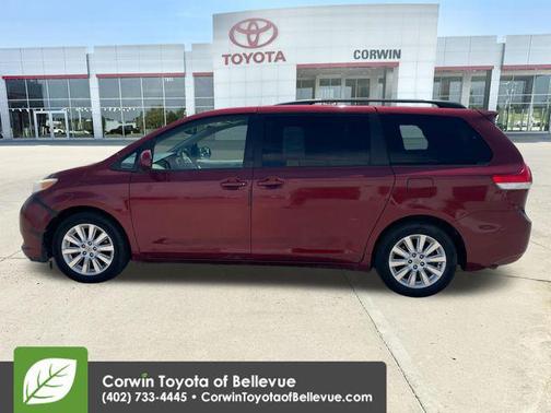 Salsa Red Pearl 2011 Toyota Sienna XLE