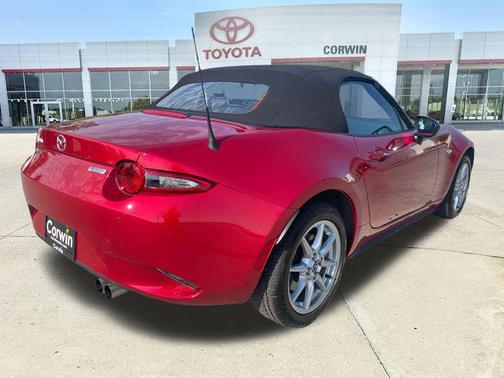 Soul Red Metallic 2016 Mazda MX-5 Miata Sport