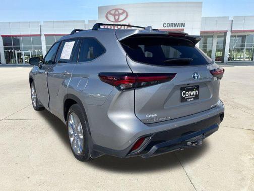 Celestial Silver Metallic 2024 Toyota Highlander Hybrid Limited