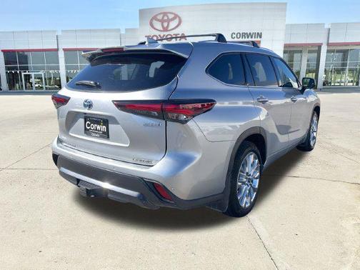 Celestial Silver Metallic 2024 Toyota Highlander Hybrid Limited