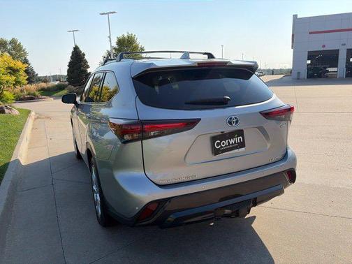 Celestial Silver Metallic 2024 Toyota Highlander Hybrid Limited