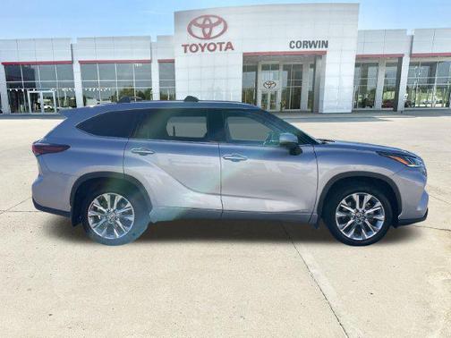 Celestial Silver Metallic 2024 Toyota Highlander Hybrid Limited