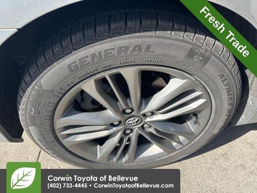 Celestial Silver Metallic 2016 Toyota Camry SE