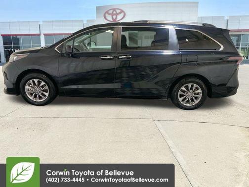 2024 Toyota Sienna XLE