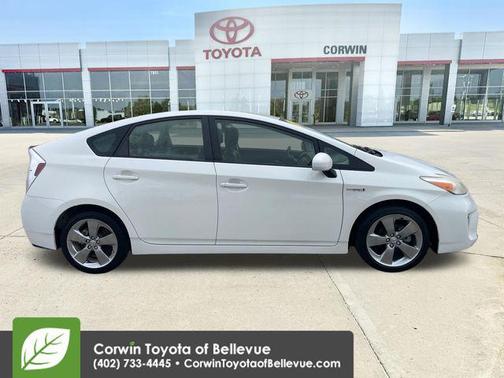 Blizzard Pearl 2013 Toyota Prius Three