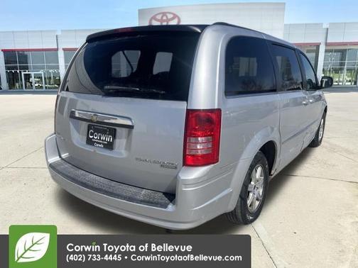 2010 Chrysler Town & Country Touring