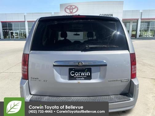 2010 Chrysler Town & Country Touring