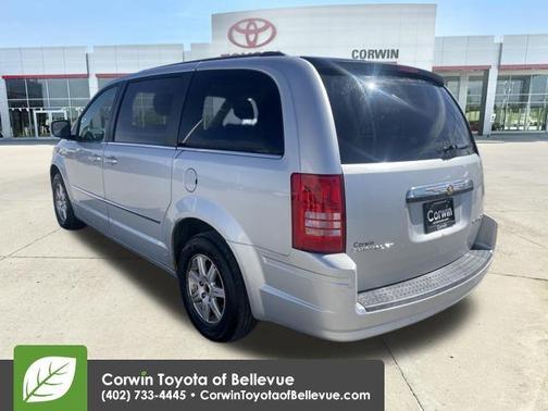 2010 Chrysler Town & Country Touring