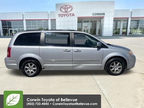 2010 Chrysler Town & Country Touring