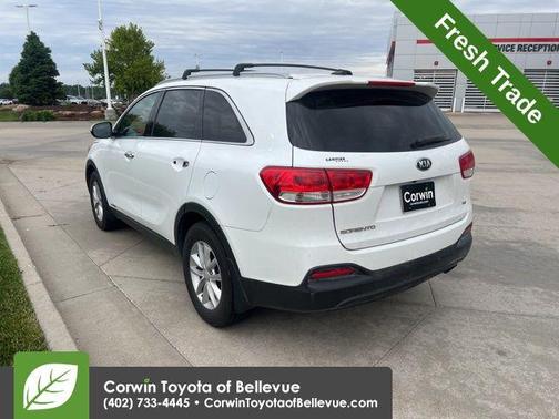 Snow White Pearl 2018 Kia Sorento LX