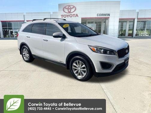 Snow White Pearl 2018 Kia Sorento LX