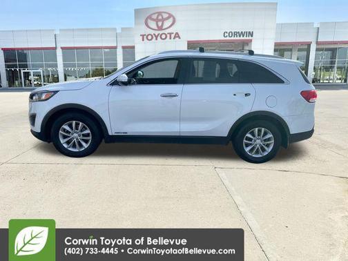 Snow White Pearl 2018 Kia Sorento LX