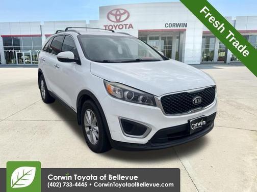 Snow White Pearl 2018 Kia Sorento LX