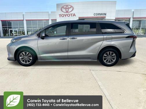 2024 Toyota Sienna XLE
