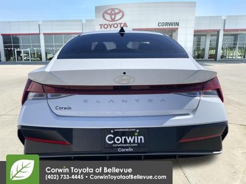 2025 Hyundai ELANTRA SEL