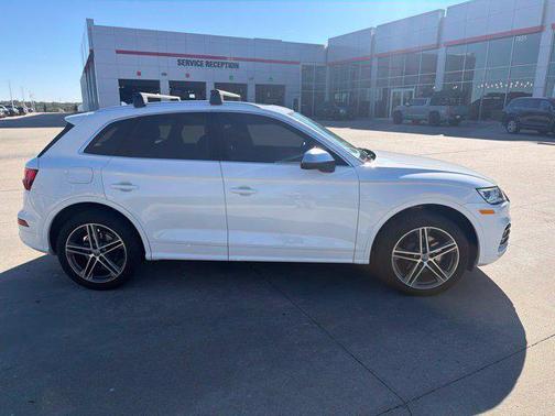 Ibis White 2018 Audi SQ5 3.0T Premium Plus