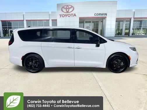 2024 Chrysler Pacifica Hybrid S Appearance Pkg