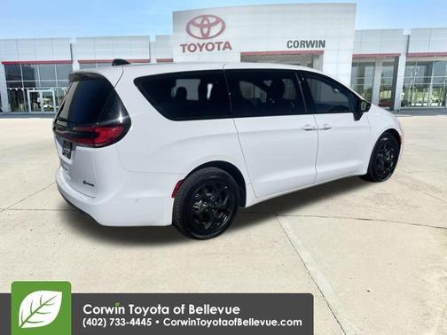 2024 Chrysler Pacifica Hybrid S Appearance Pkg