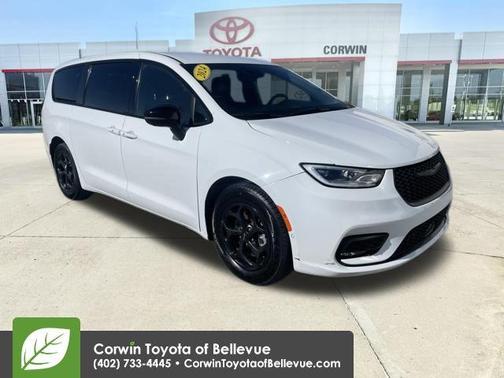 2024 Chrysler Pacifica Hybrid S Appearance Pkg