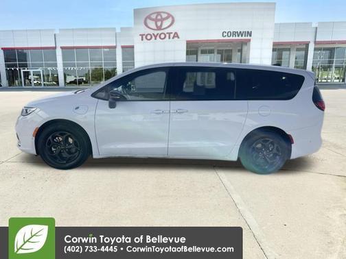 2024 Chrysler Pacifica Hybrid S Appearance Pkg