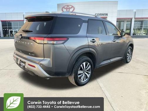 2025 Nissan Pathfinder SL 4WD