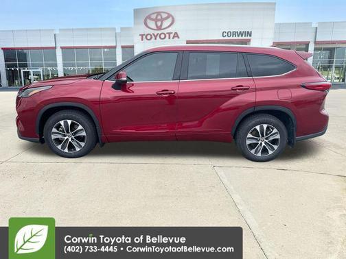 Ruby Flare Pearl 2022 Toyota Highlander XLE