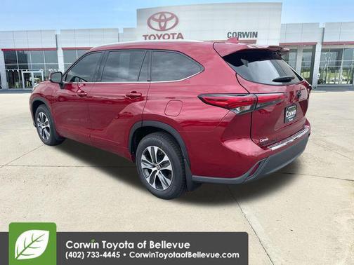 Ruby Flare Pearl 2022 Toyota Highlander XLE